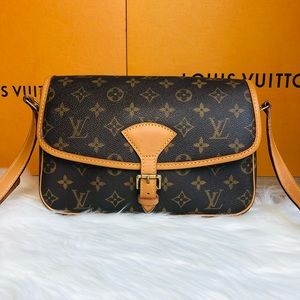 💞NEW COWHIDE💘Auth Louis Vuitton Sologne Monogram